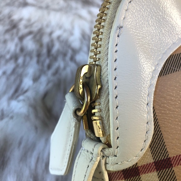 Burberry Beige/White Primrose Haymarket Crossbody Bag - Picture 11 of 13